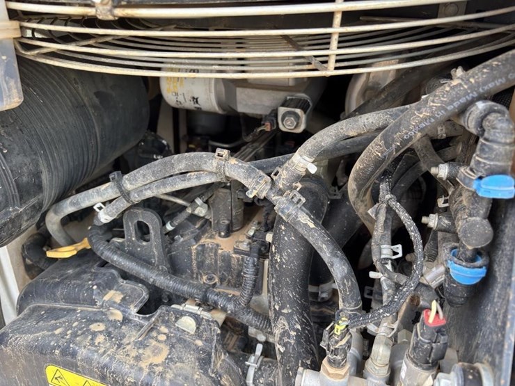 2021-bobcat-t66-image-40