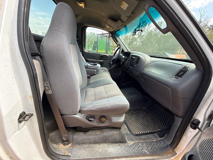 2002-ford-f150-xl-image-7