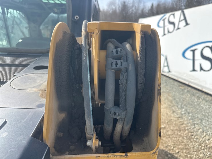 2017-caterpillar-239d-image-15