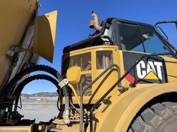 2013-caterpillar-740b-image-14