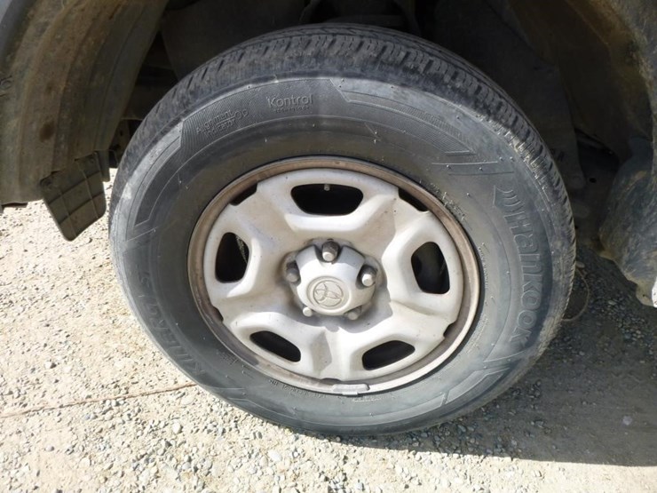 2013-toyota-tacoma-image-27