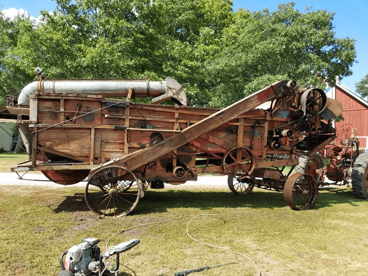 1911-russell-36-x-60-wood-threshing-machine-image-2
