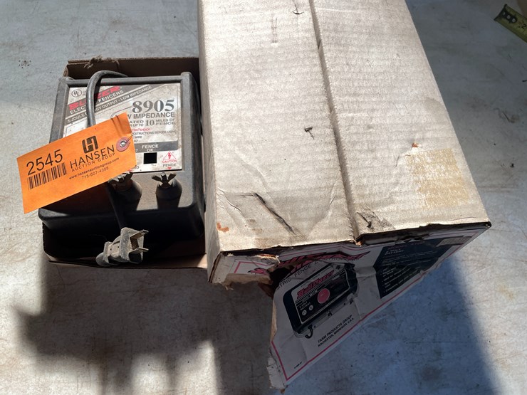 #2545-•-(2)-electric-fencers-image-1