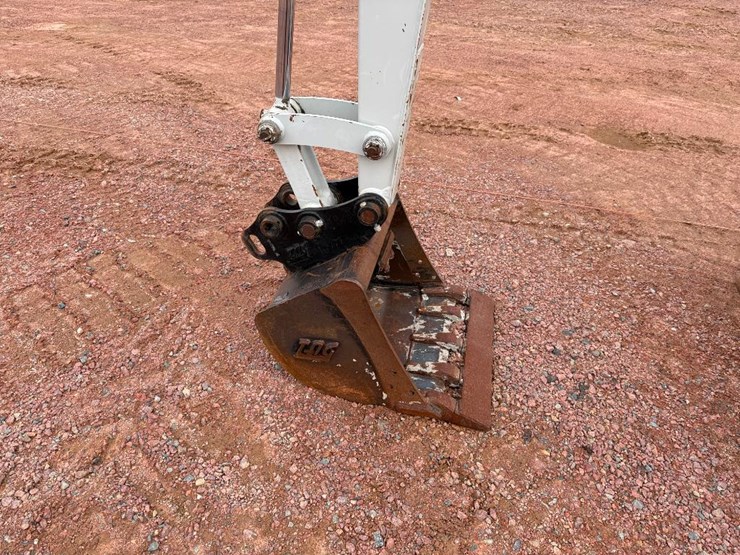 takeuchi-tb235-2-image-27