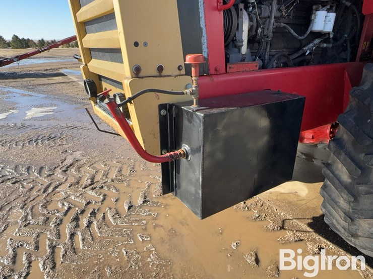 1982-versatile-835-image-10