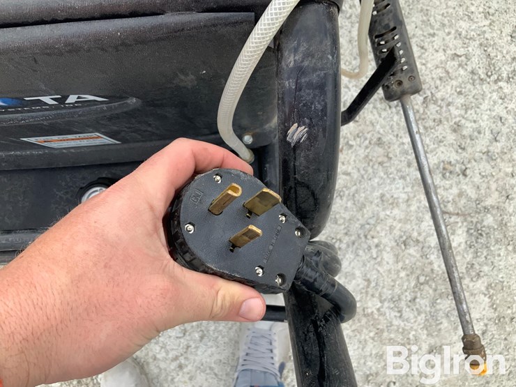 alkota-420x4-power-washer-image-17