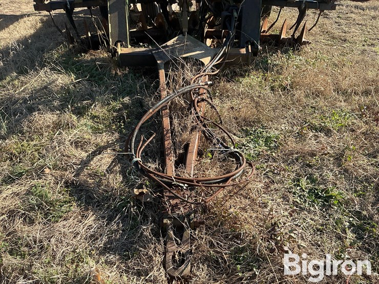 john-deere-630-image-10