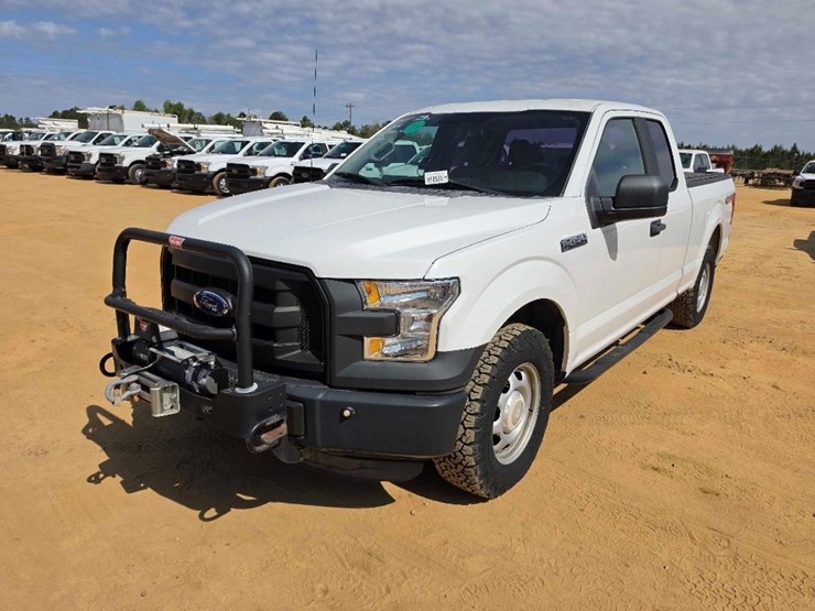 2018-ford-f150-xl-image-1