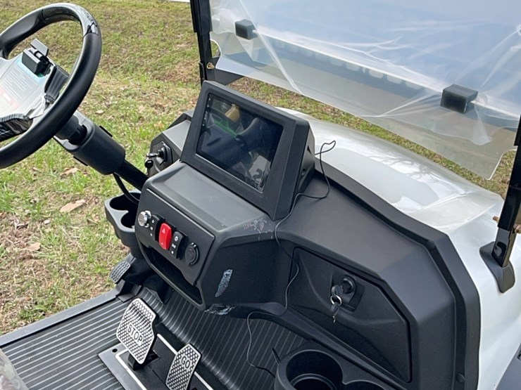 brandnew-4-seat-electric-golf-cart-image-5