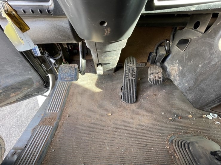 2007-kenworth-t800b-image-36