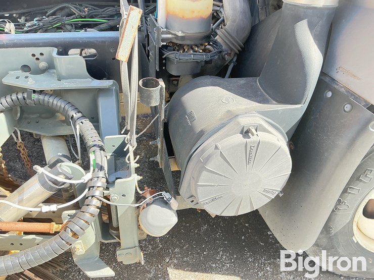 2008-gmc-t7500-image-16