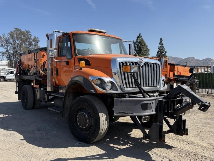 2009-international-workstar-7400-image-2