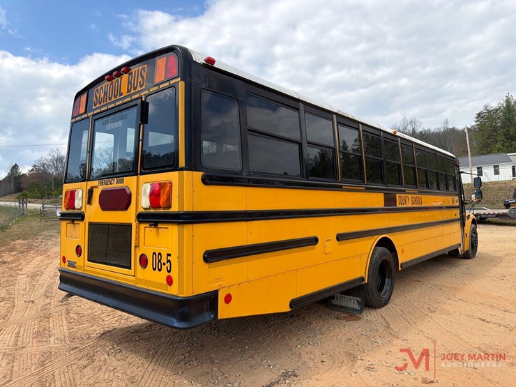 2008-thomas-saf-t-liner-c2-image-2