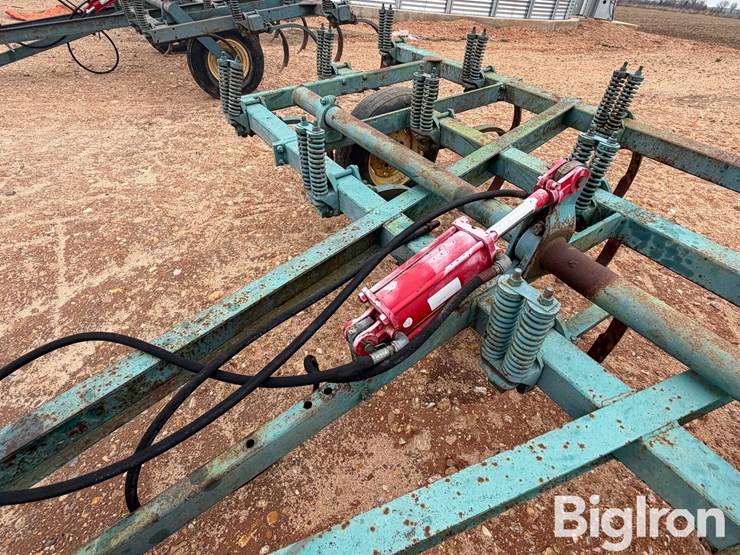 john-deere-100-image-11