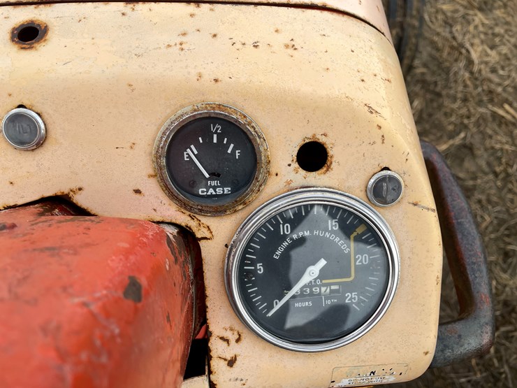 #105-•-case-1030-comfort-king-diesel-tractor-with-duals-image-30