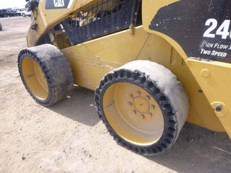 2009-caterpillar-246c-image-28