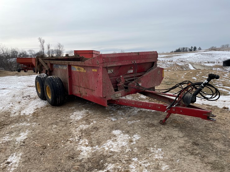 2020-new-holland-195-image-3