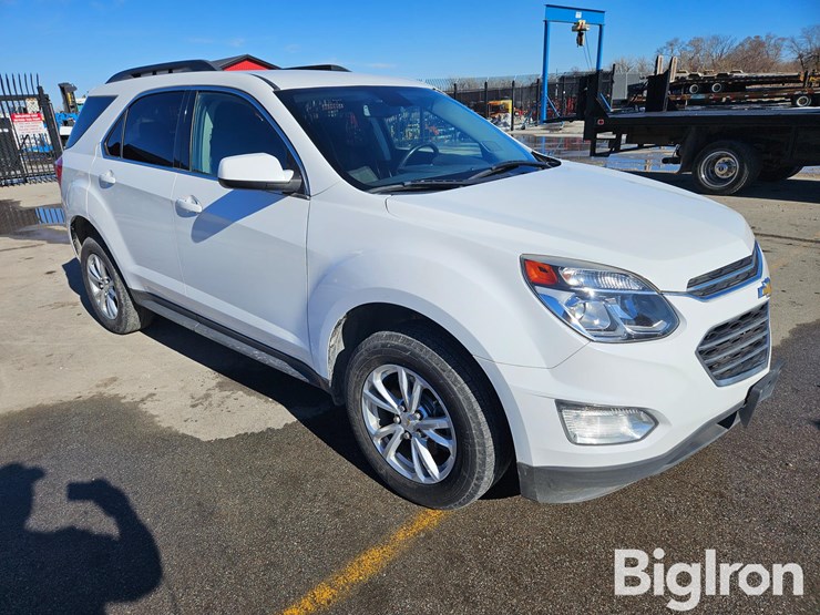 2017-chevrolet-equinox-lt-image-3