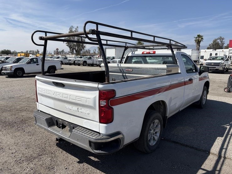 2019-chevrolet-1500-image-3