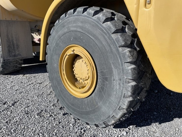 caterpillar-740-image-18