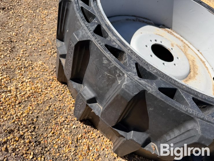 valley-revolution-47x15"-irrigation-tire-&-rim-image-14