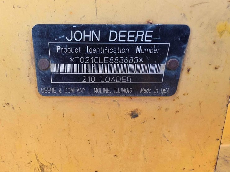 john-deere-210-image-10