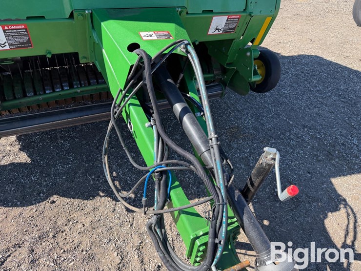 2022-john-deere-560m-image-9