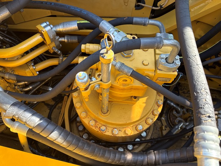 2011-caterpillar-336e-image-42