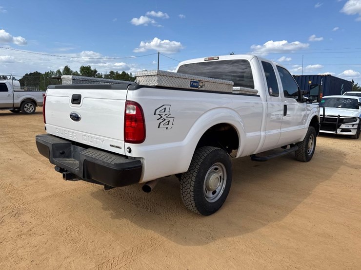 2015-ford-f250-xl-image-4