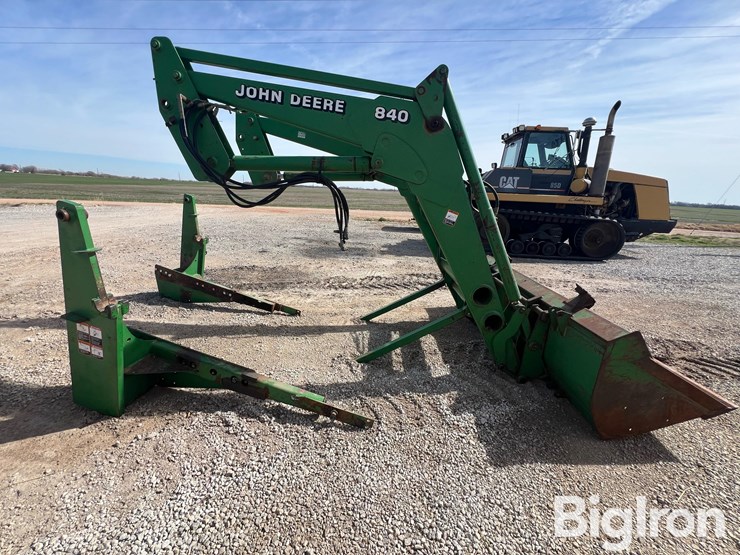 john-deere-840-image-4