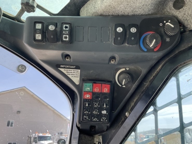 2013-deere-333e-image-19