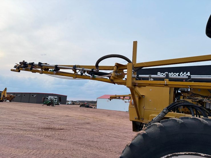 ag-chem-rogator-664-image-40