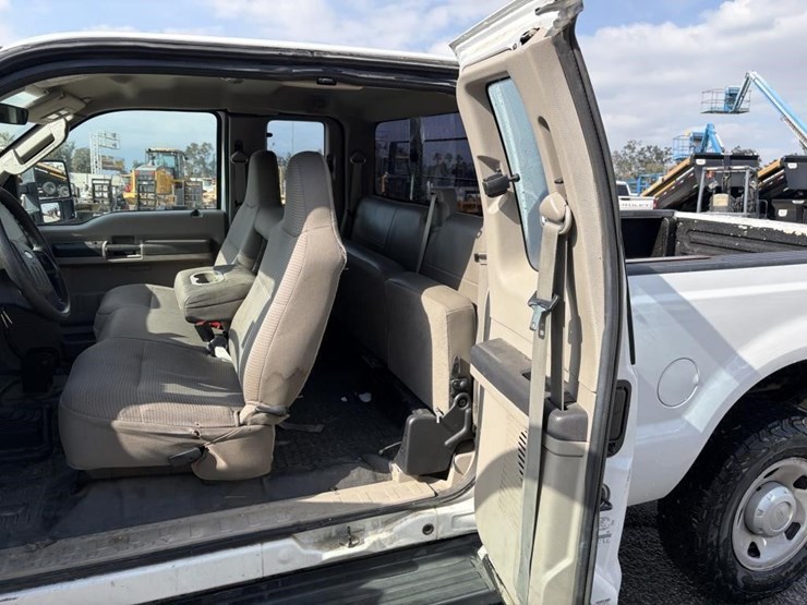 2008-ford-f250-image-11