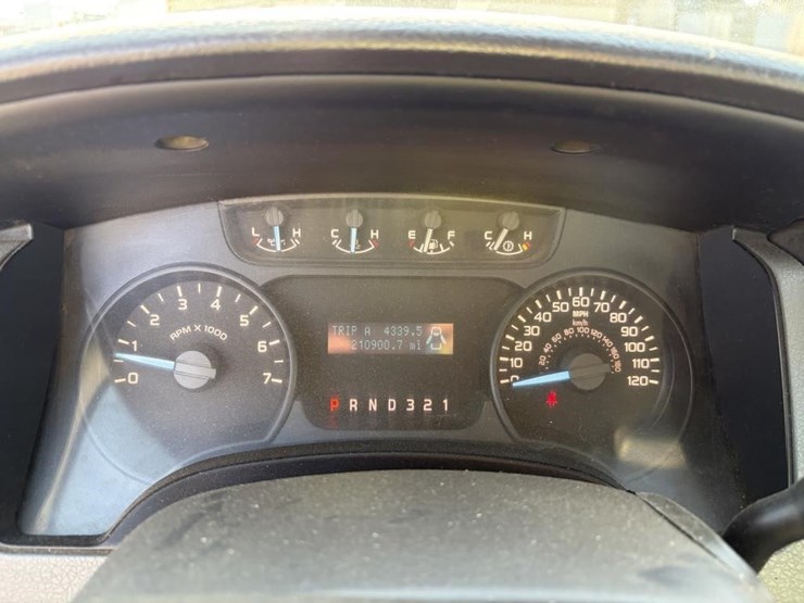 2011-ford-f150-xl-image-14