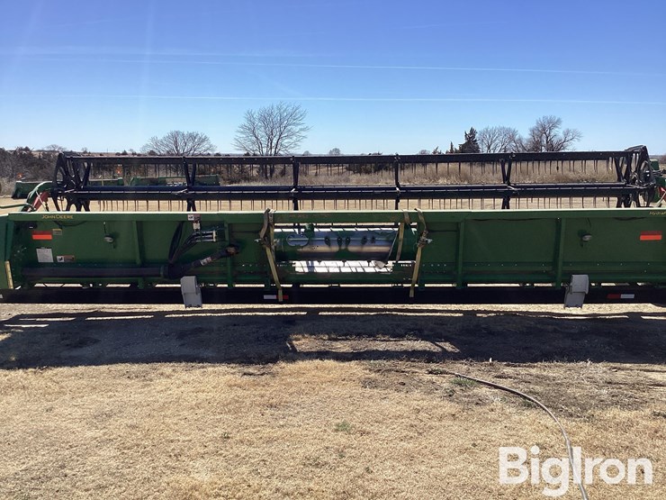 2017-john-deere-625f-image-6