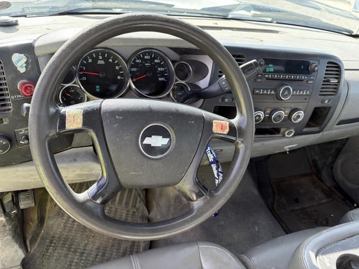 2009-chevrolet-silverado-3500hd-image-11