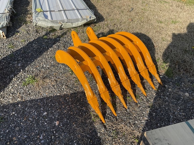 2026-caterpillar-305-image-1