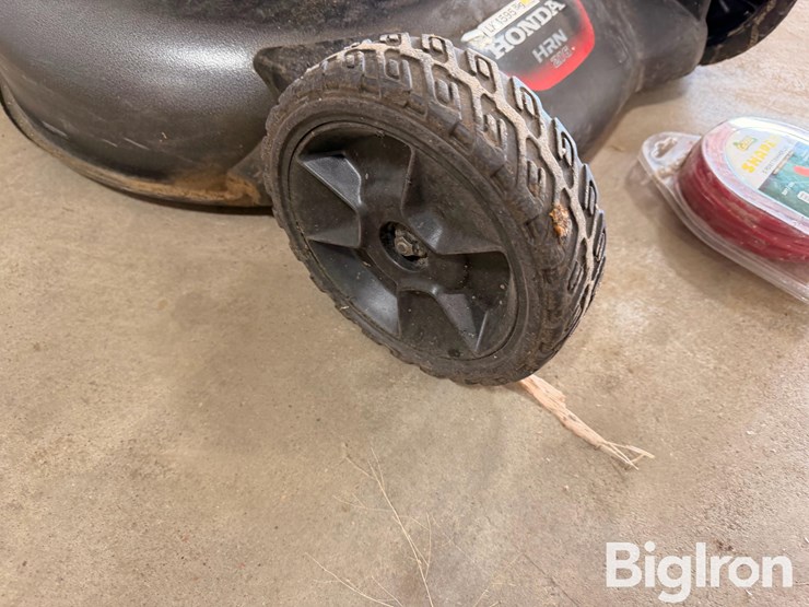 honda-hrn16-push-type-lawn-mower-image-11