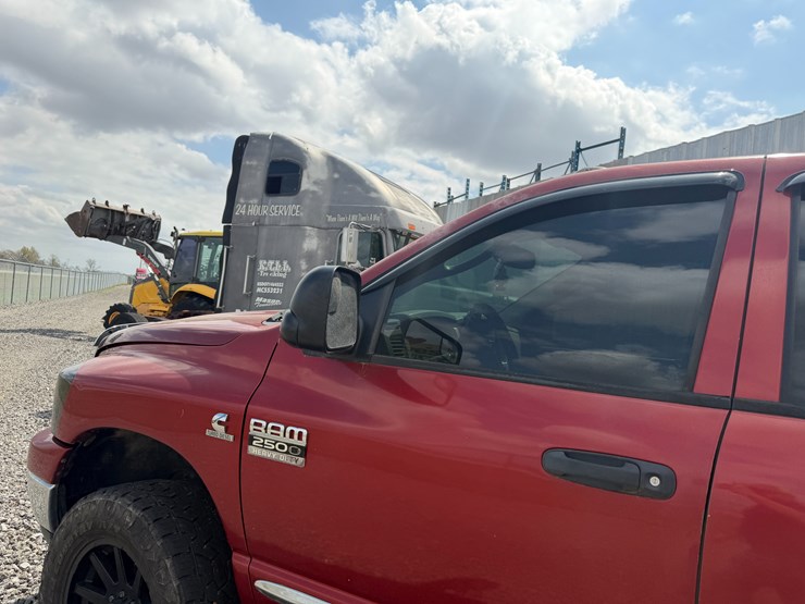 2008-dodge-2500-image-23