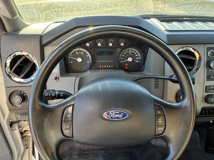 2013-ford-f650-xlt-image-19