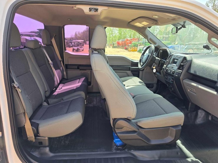 2018-ford-f150-xl-image-8