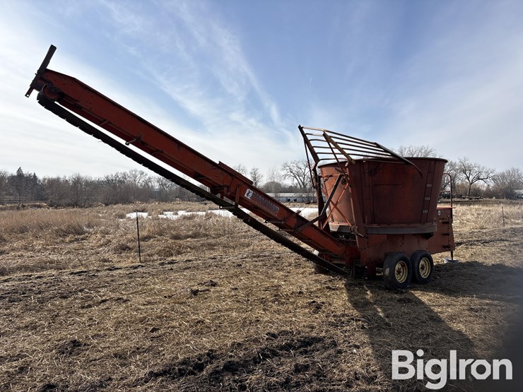 farmhand-900a-tub-grinder-image-5
