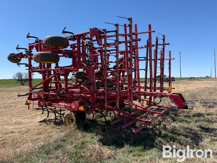 2012-sunflower-5055-field-cultivator-image-7