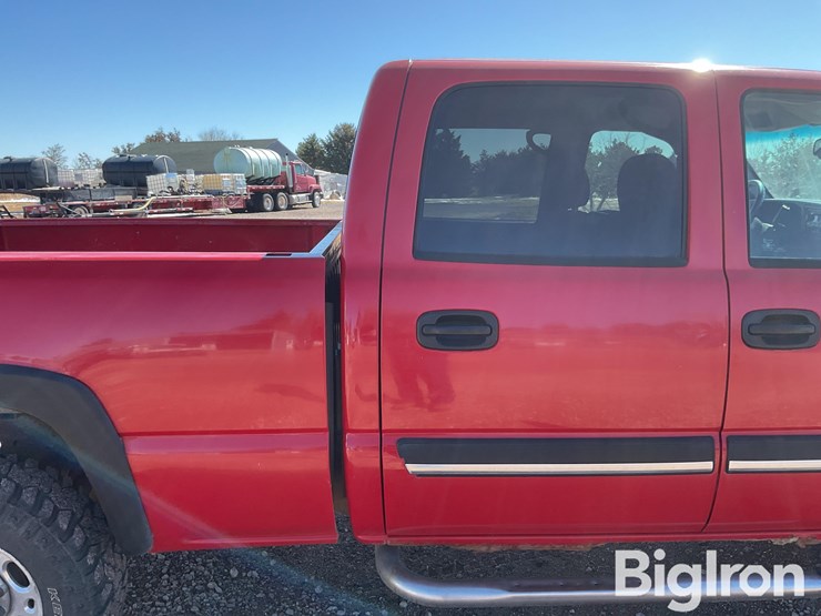 2004-chevrolet-silverado-2500-image-20