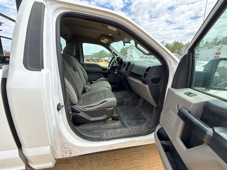 2015-ford-f150-xl-image-9