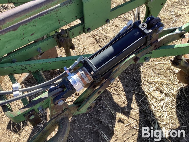 john-deere-8-image-19