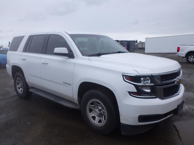 2016-chevrolet-tahoe-image-2