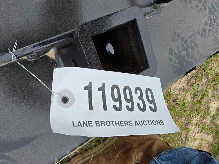 --skid-steer-receiver-hitch-image-5