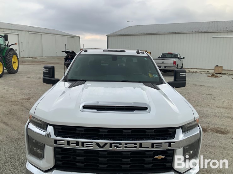 2022-chevrolet-silverado-2500-image-10