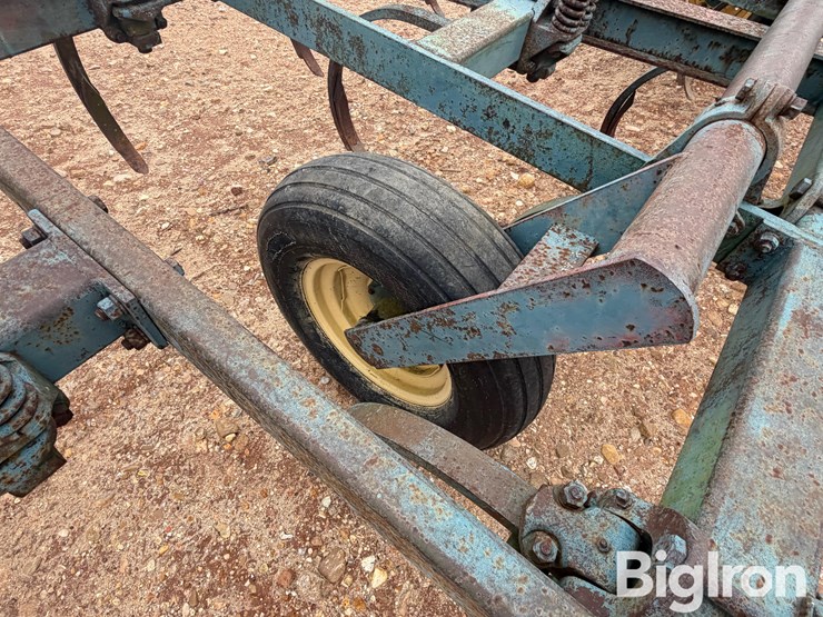 john-deere-100-image-15